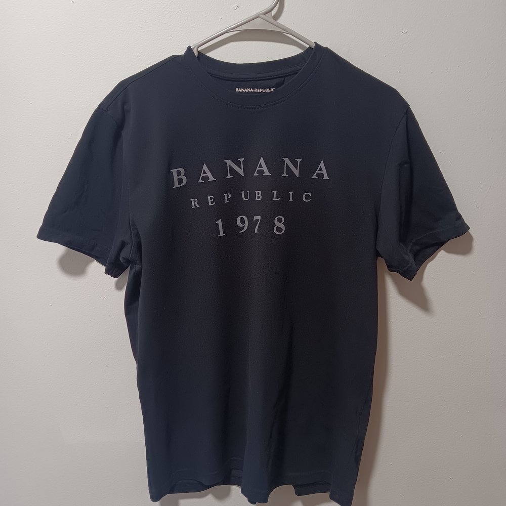 Banana Republic Men's Black T-Shirt